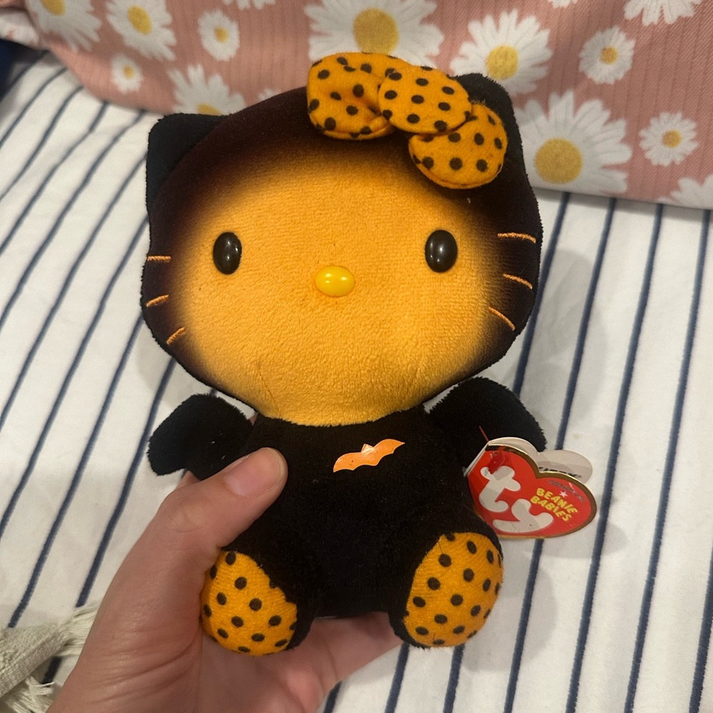Ty Sanrio Halloween Black & Orange hello kitty bat